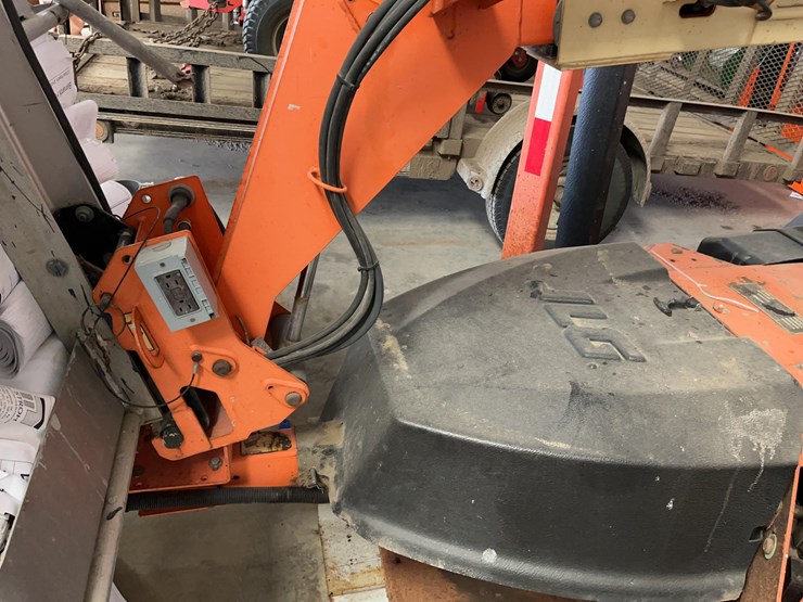 2008-jlg-t350-manlift-image-5