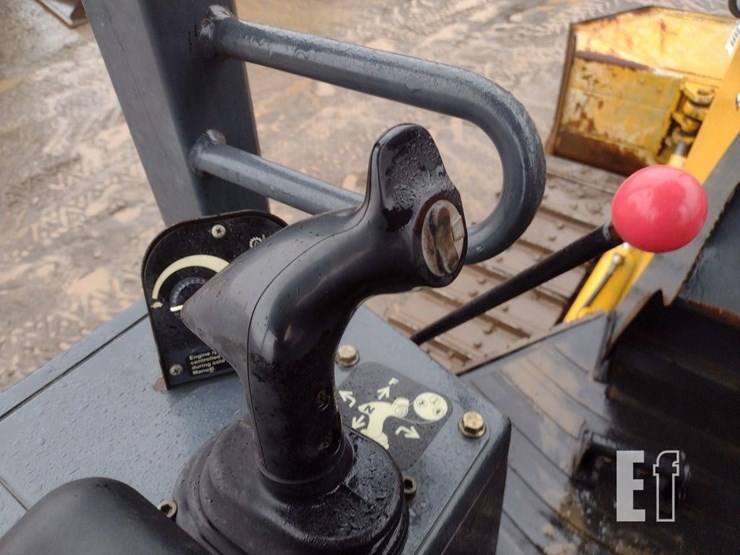 2013-deere-450j-image-8