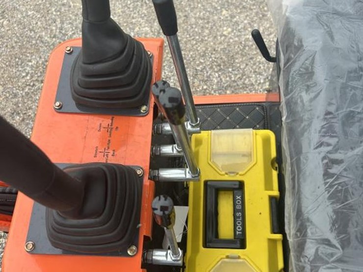 #34-•-mini-excavator---lhr-me10x1-image-9