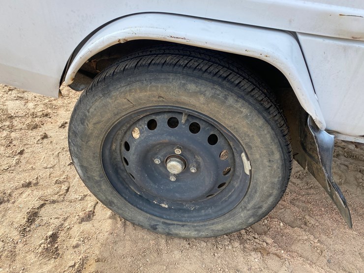 #1561-•-mitsubishi-minicab-truck-(no-title)-image-9