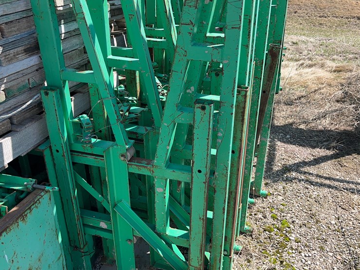 big-green-scaffolding-image-8