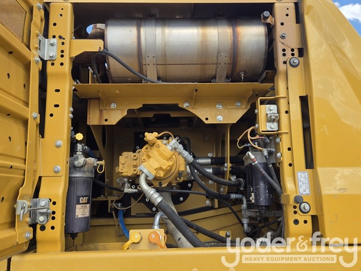 2021-caterpillar-336-image-54