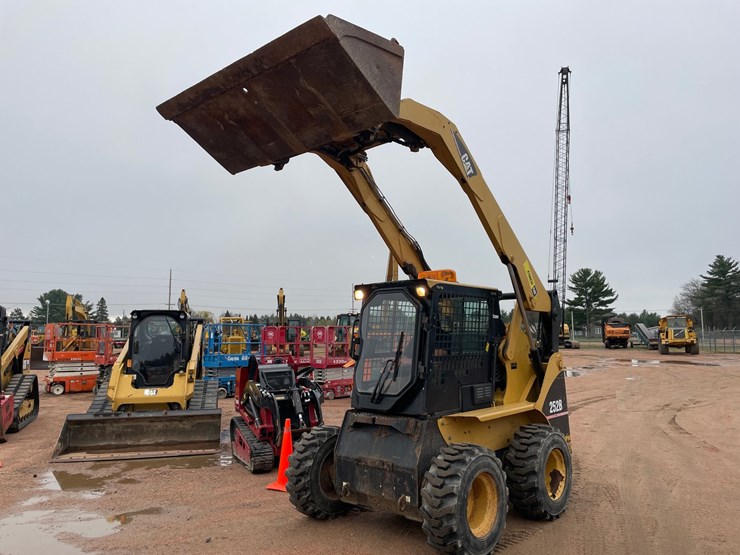 2005-caterpillar-252b-image-33