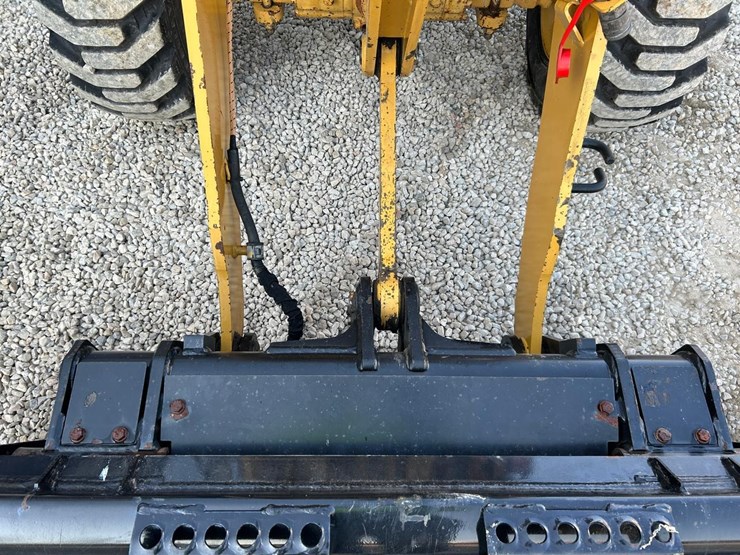 2017-caterpillar-903c2-image-10