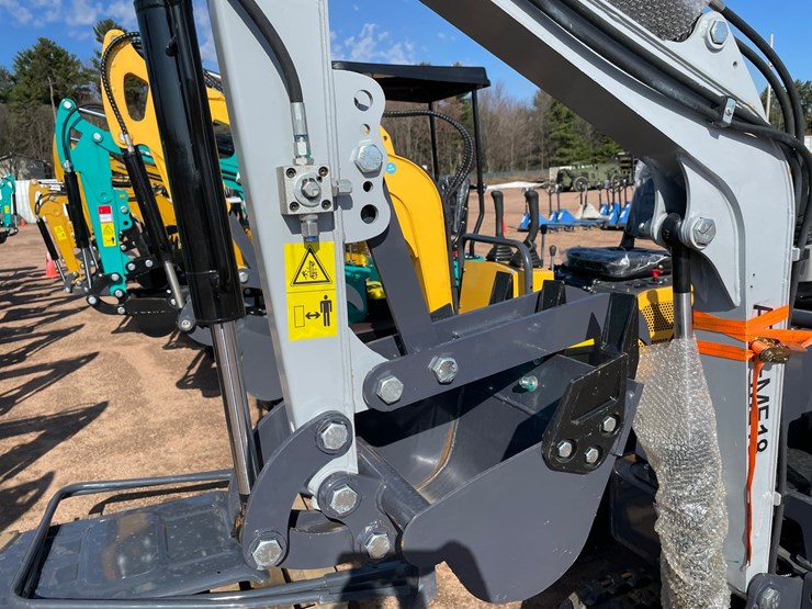 #5545-•-ats-me18-mini-excavator-image-12
