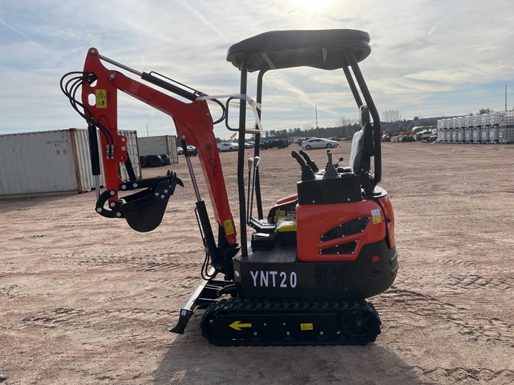 #5523-•-2026-cfg-ynt20-diesel-mini-excavator-image-2