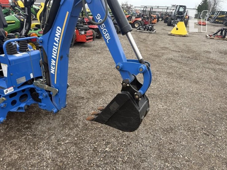 2019-new-holland-workmaster-25s-image-5