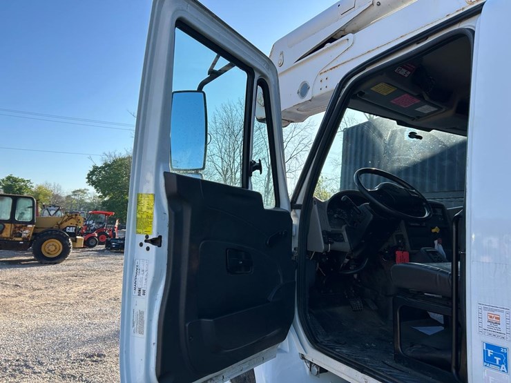 2016-international-durastar-4300-image-28