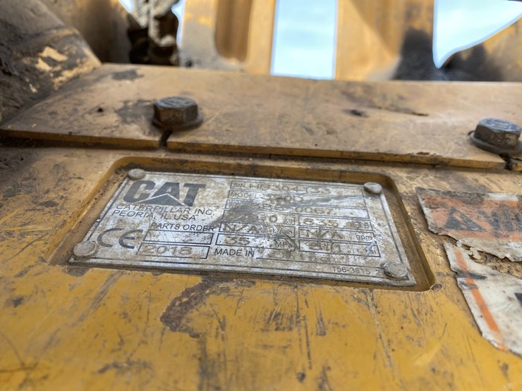 2018-caterpillar-320d-image-19