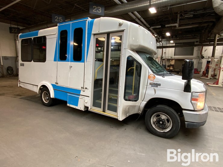 2018-ford-e450-image-3