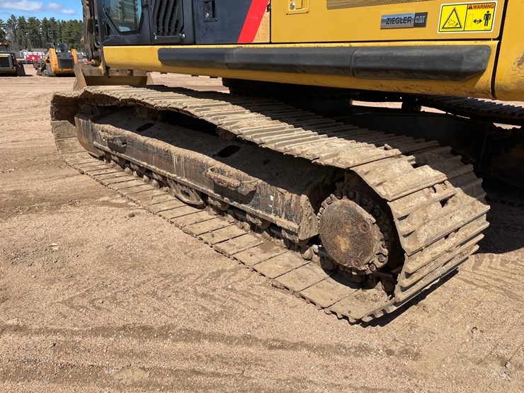 caterpillar-324e-image-35