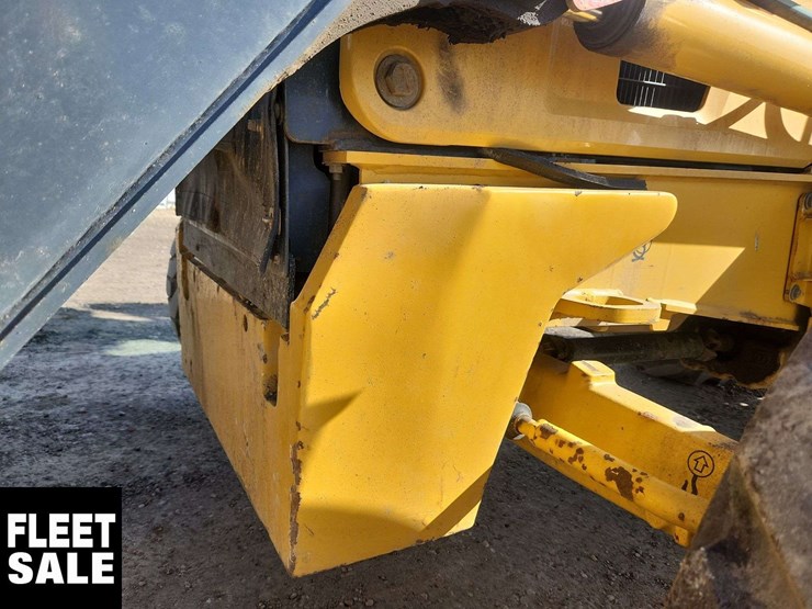 2017-deere-410l-image-47