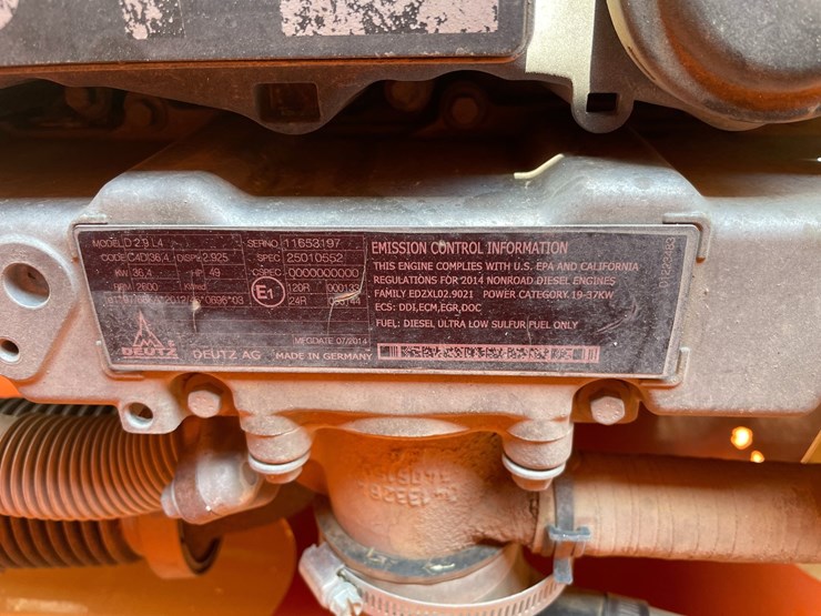 2015-jlg-4394rt-image-15