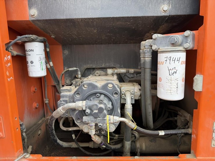 2014-doosan-dx225-lc-image-24