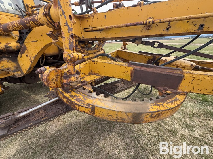 caterpillar-12-image-15
