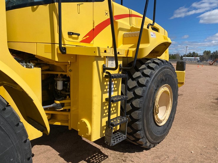 2005-new-holland-lw230b-image-24