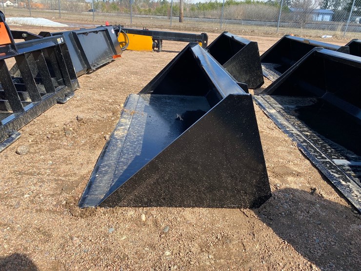 #4059-•-swict-66"-skid-steer-bucket-image-4