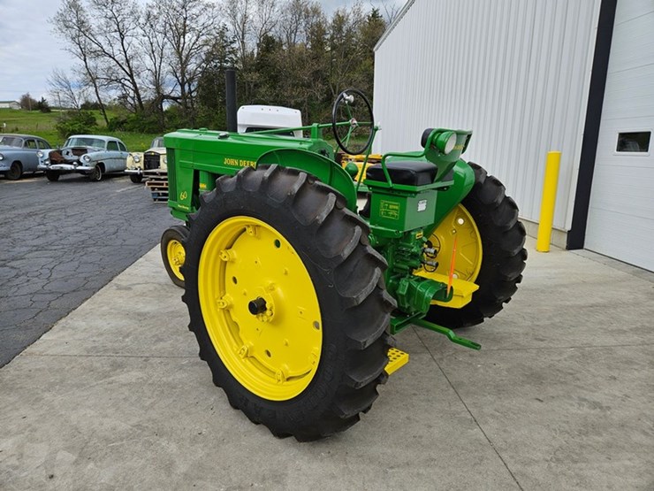 1955-john-deere-60-image-3