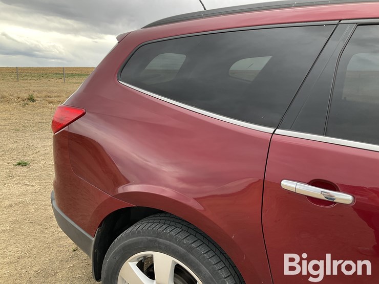 2011-chevrolet-traverse-ltz-image-13