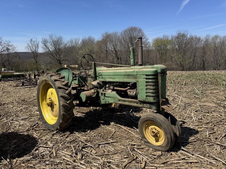 john-deere-b-image-4