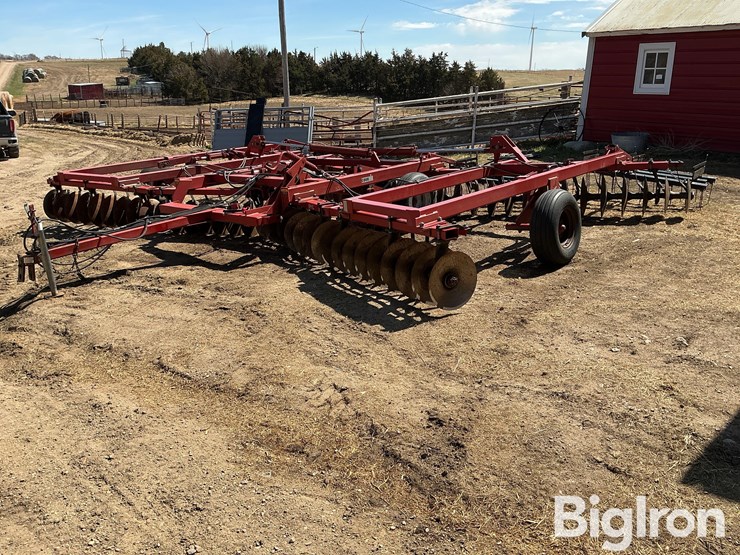 case-ih-3900-image-1