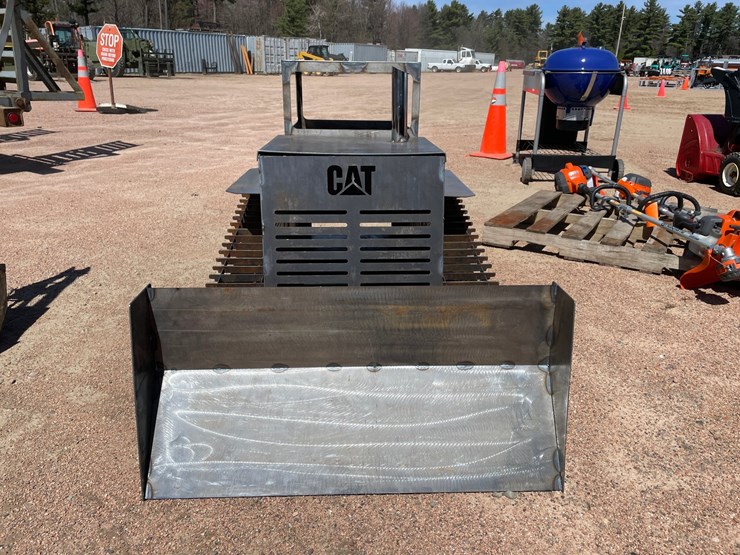 caterpillar-60-image-2