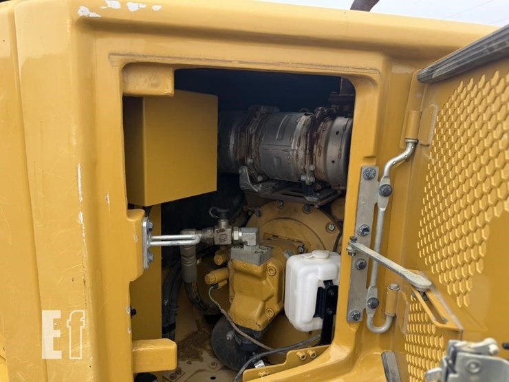 2022-caterpillar-310-image-23