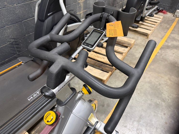#2070-•-livestrong-by-matrix-spin-bike-image-3