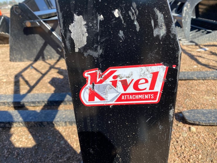 #4070-•-kivel-3,500-lbs.-pallet-fork-attachment-image-6