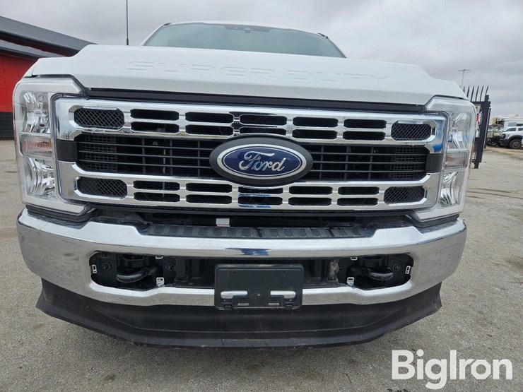 2023-ford-f250-xl-image-10