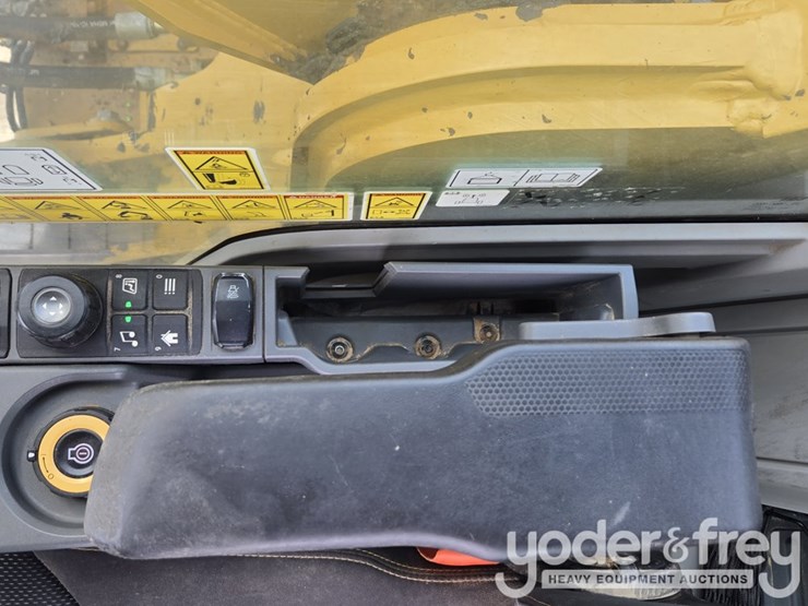 2021-caterpillar-336-image-148