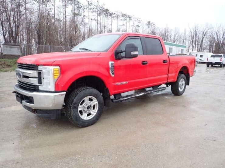 2017-ford-f250-xlt-image-1