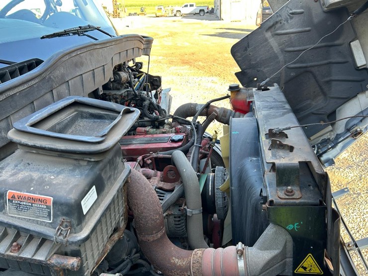 2016-international-durastar-4300-image-10