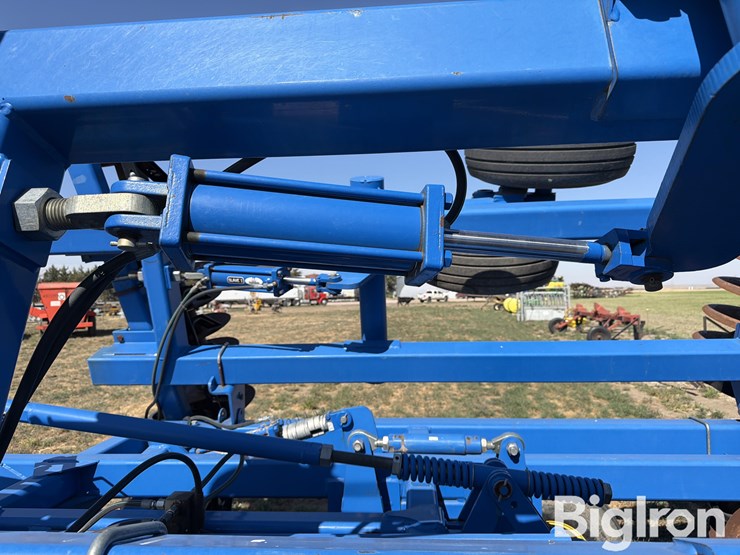 2010-landoll-7431-23-image-20