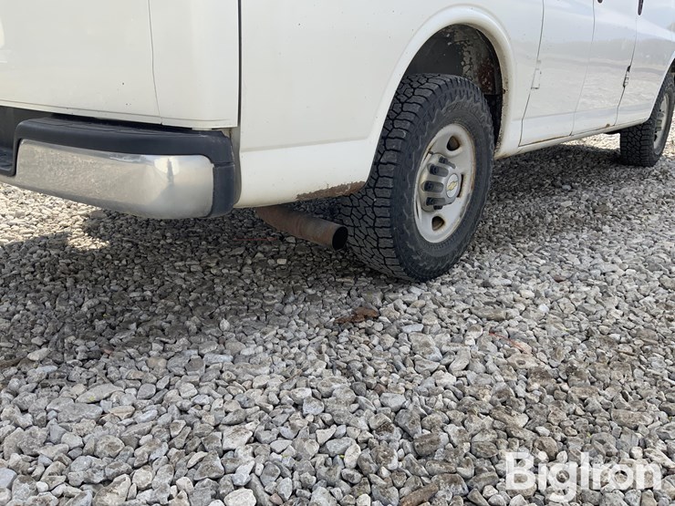 2014-chevrolet-express-g2500-image-13