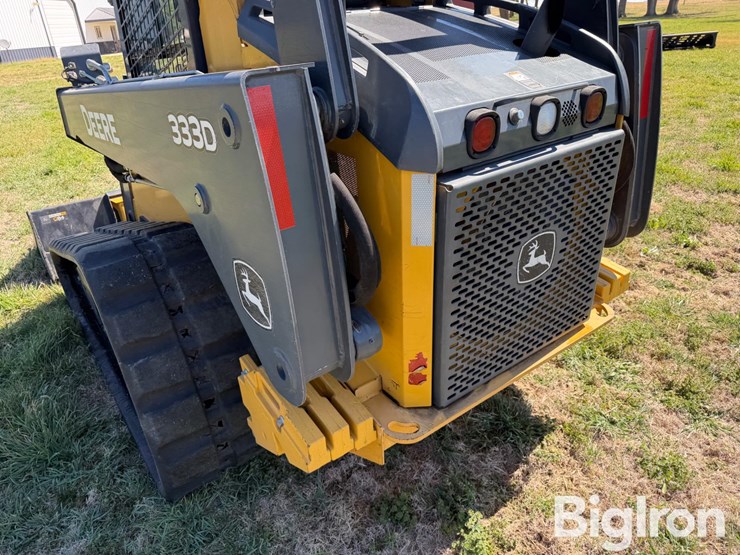 2011-deere-333d-image-19