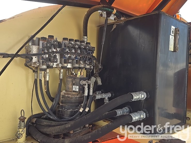 2008-jlg-400s-image-37