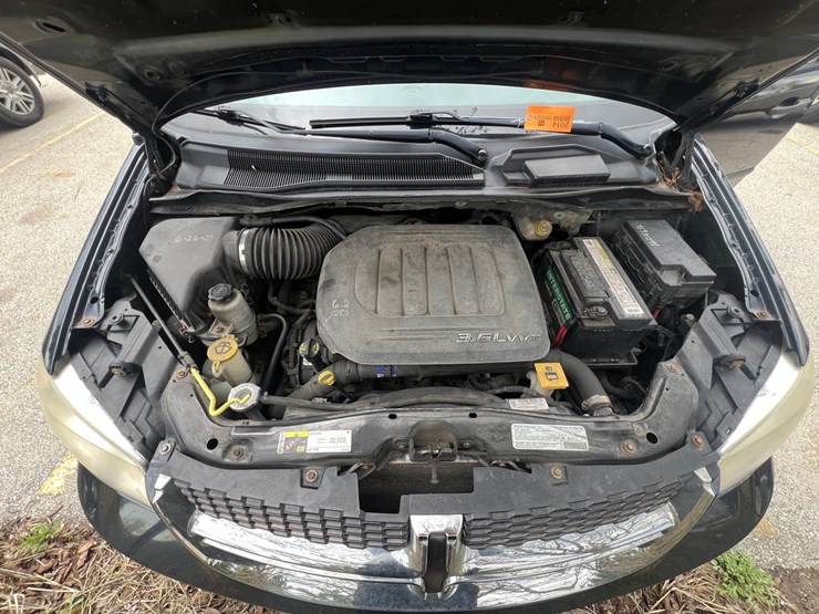2013-dodge-caravan-image-25