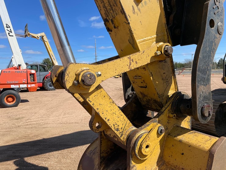 caterpillar-324e-image-17