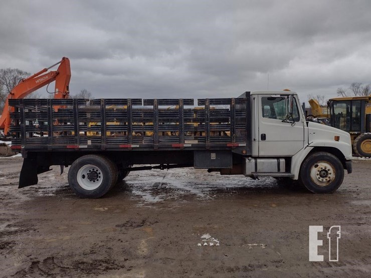 2002-freightliner-fl70-image-3