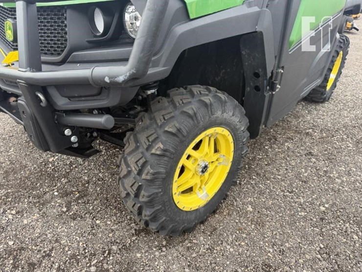 2022-john-deere-gator-xuv-835m-image-8