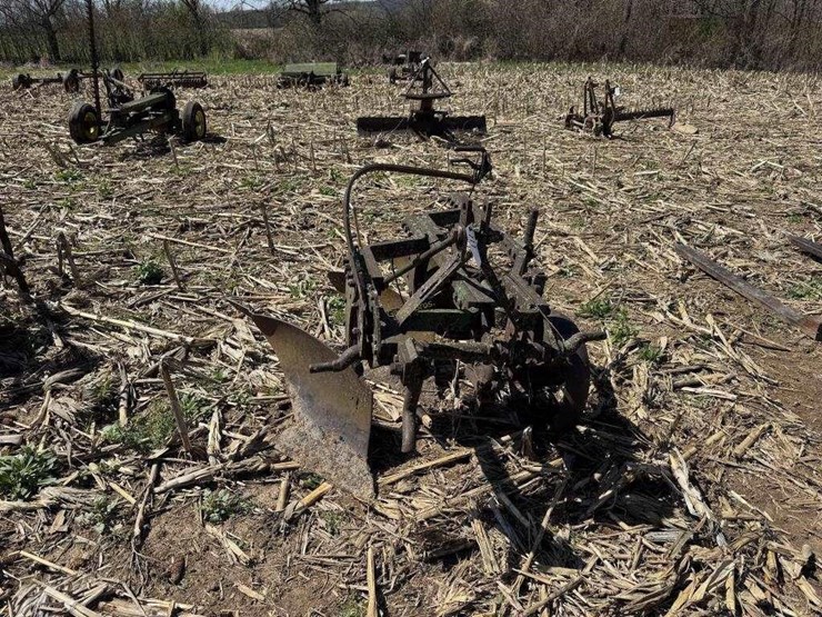 john-deere-3-bottom-plow-image-2
