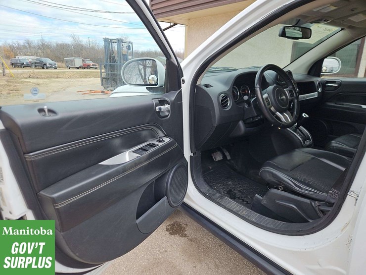2014-jeep-compass-image-16