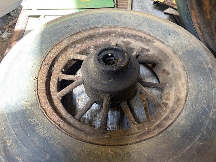pair-of-john-deere-spoked-wheels-image-3