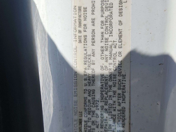 2007-freightliner-m2-106-image-6