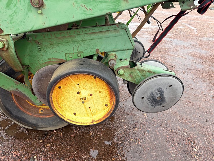 john-deere-7000-image-8