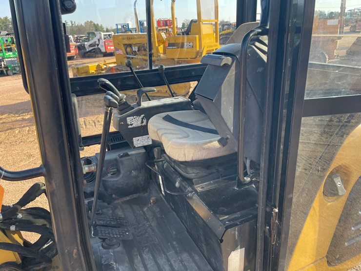 2005-caterpillar-301.8-image-32