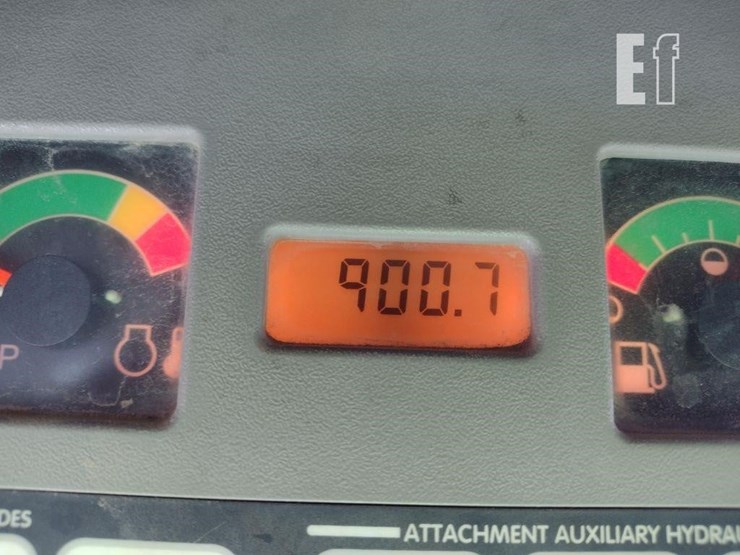 2004-bobcat-s300-image-6