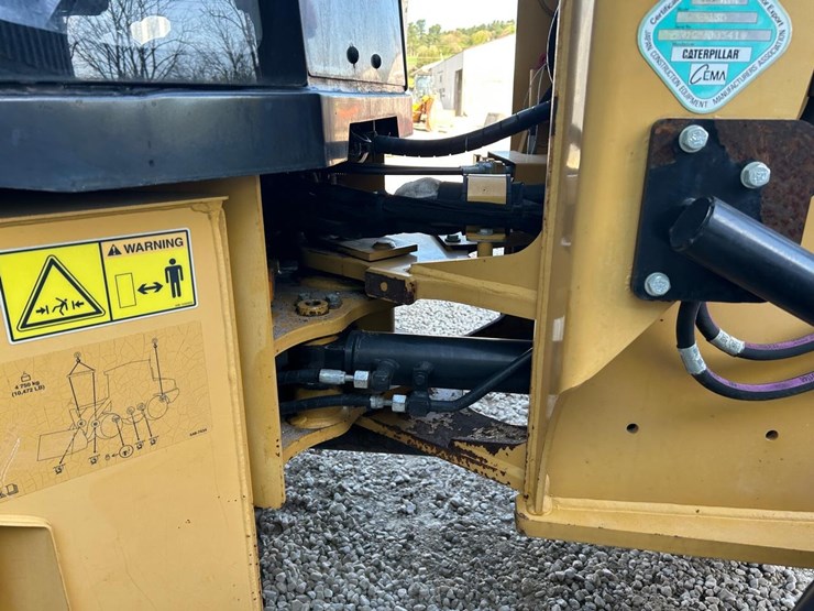 2019-caterpillar-903d-image-12