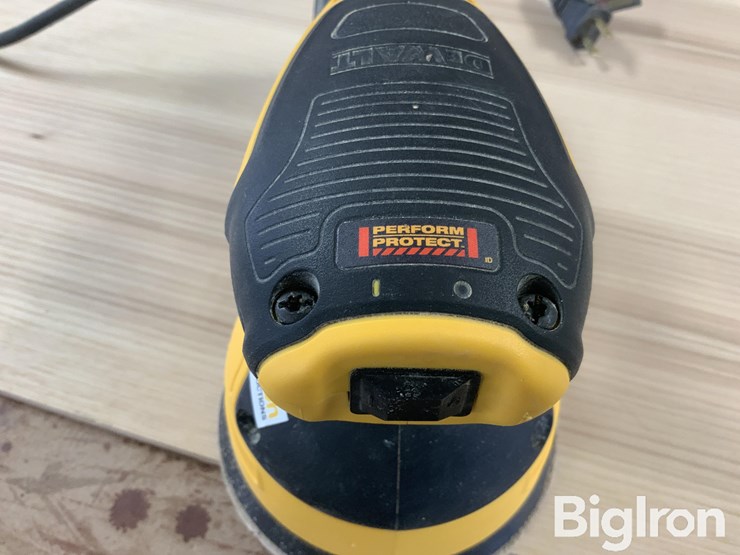 dewalt-dwe6423-sander-image-9